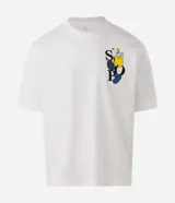 Remera boxy de algodón color blanco, con cuello redondo, manga corta y estampa en la espalda de Snoopy con anteojos de sol y Woodstock, junto a la inscripción "Takin' It Easy".