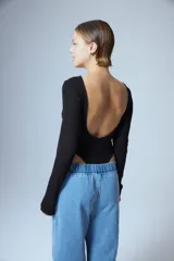 Jean oxford celeste con elástico en la cintura y logo de Renée bordado a tono.