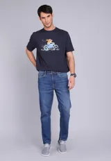 Pantalón de jean azul de corte recto.