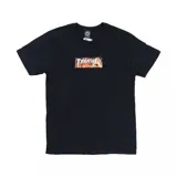Remera negra de manga corta con logo Thrasher en llamas estampado en el pecho.