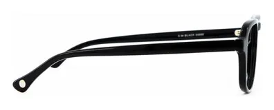 Armazón para lentes de receta de acetato negro, con forma aviador y patillas con núcleo de metal plateado. Diseño con patillas antideslizantes.