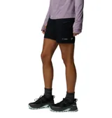 Short negro Columbia de mujer con tecnología Omni-SHIELD™, bolsillos cargo con cremallera y trabillas para cinturón.