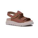 Sandalias color ladrillo con plataforma blanca, doble tira ancha con hebillas doradas y pulsera al tobillo.