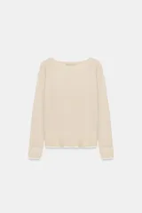 Jersey de punto verde militar con efecto doble, escote redondo y mangas largas con detalles en blanco en el cuello, puños y ruedo.