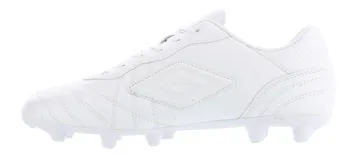 Championes de fútbol Umbro modelo Touch FG, color blanco total. Presentan un diseño clásico con costuras reforzadas en la puntera para mayor control del balón, el logo de la marca en relieve en el lateral y suela con tacos diseñados para césped natural.