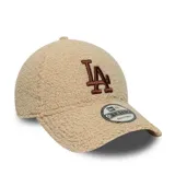 Gorra tipo baseball New Era modelo 9FORTY, confeccionada en tejido de textura tipo corderito color beige. Presenta el logo de los Los Angeles Dodgers bordado en color marrón en el frente y cierre ajustable en la parte posterior.