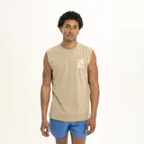 Musculosa marrón con estampado de palmera y texto "Pulau" en el pecho.