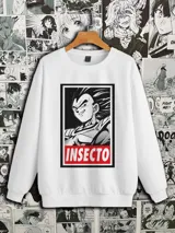 Buzo blanco de algodón con cuello redondo y puños acanalados. Estampado frontal con imagen de Vegeta y la palabra "Insecto" en rojo.