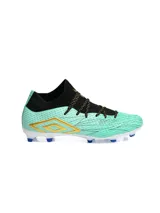 Championes de fútbol Umbro modelo Ignis HG, con diseño de botín de corte medio en color verde menta y negro. Presenta detalles en dorado con el logo de la marca en el lateral, cordones negros con puntos amarillos y suela blanca con tapones azules.