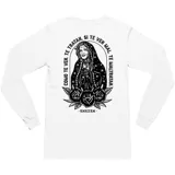 Remera de manga larga color blanco, confeccionada en algodón, con un pequeño estampado gráfico en el pecho que representa unas manos en posición de oración.