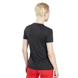 Remera deportiva Reebok de mujer, color negro, de corte entallado y tejido Speedwick que repele la humedad.
