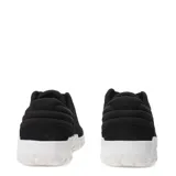 Championes urbanos Caterpillar modelo Hex +, color negro con capellada de gamuza y suela blanca de goma con diseño hexagonal. Presenta cordones al tono y logo de la marca en el lateral y la lengüeta.