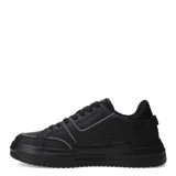 Championes urbanos de diseño minimalista en color blanco, con detalles perforados en la puntera y laterales, suela de plataforma y cordones al tono.