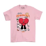 Remera de algodón color rosado con estampa frontal inspirada en el álbum Un Verano Sin Ti, que presenta el icónico corazón triste, palmeras, delfines y flores.