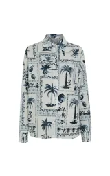 Camisa de manga larga con estampado azul y blanco de inspiración tropical y pañuelo, cuello clásico y ajuste holgado.