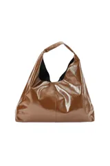 Cartera tipo slouchy color negro, confeccionada en 100% poliuretano simil cuero, con diseño amplio y asa de hombro integrada.