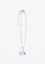 Pulsera de plata 925 con cadena de eslabones rectangulares, cierre de mosquetón y cadena de ajuste. Incluye dos dijes colgantes: un corazón pequeño cubierto de circonias y un dije en forma de gota de cristal turquesa.