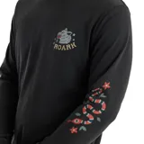 Remera negra de manga larga con estampado en el pecho y en las mangas.