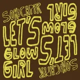 Pañuelo cuadrado de tela suave con diseño estampado que incluye la frase 'Let's Glow Girl' en tonos verde oliva y marrón sobre un fondo rosado.