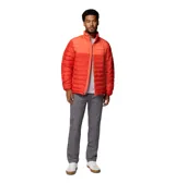 Campera acolchada Columbia modelo Powder Lite II, color rojo con diseño degradado. Cuenta con tecnología Omni-Heat para retención de calor, aislamiento sintético Thermarator, tejido resistente al agua Omni-Shield, cierre frontal completo, cuello alto con protector de barbilla, puños elásticos y bolsillos laterales con cierre.