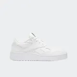 Championes Reebok ATR Chill de color blanco, inspirados en el diseño de básquet Above the Rim de la marca. Cuentan con capellada de cuero, plataforma baja y suela de goma.