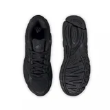 Championes adidas Response CL de estilo urbano, color negro total. Presentan una construcción robusta con paneles de malla y superposiciones de gamuza, las icónicas tres tiras laterales y una suela de goma gruesa con tecnología de amortiguación.