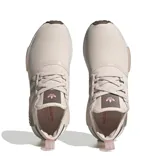 Championes Adidas NMD_R1 color beige con las tres tiras laterales en blanco. Suela de goma marrón y tecnología Boost para mayor comodidad.