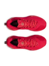 Championes de básquet Under Armour Curry 12, modelo Spark, en color rojo vibrante. Presentan una parte superior de malla transpirable, contrafuerte de TPU en el talón con diseño gráfico de llamas y tecnología de amortiguación UA Flow para mayor rebote y agarre en la cancha.