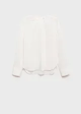 Blusa de manga larga con diseño de rayas verticales, cuello redondo y pañuelo integrado al tono. Presenta un corte recto y cierre de botón en la parte posterior.