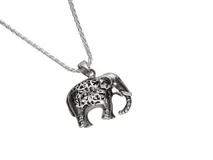 Colgante de plata 925 con forma de elefante calado.