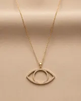 Collar de acero con baño de oro, compuesto por una cadena fina y un dije en forma de ojo con relieve adornado con circonias.