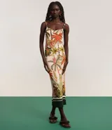 Vestido midi de viscosa con estampa tropical, escote en V con fruncido y breteles finos.