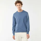 Sweater de punto azul con cuello redondo y mangas largas.