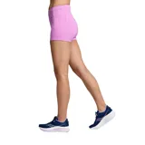 Calza corta de running Saucony Fortify color lila, de tiro medio y calce ajustado. Confeccionada en tejido entrelazado de poliéster reciclado y spandex. Cuenta con detalles reflectantes y bolsillos en los muslos.