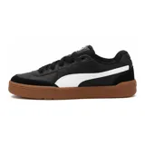 Championes Puma Park Sk8 negros con detalles en blanco y suela color caramelo.