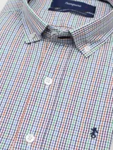 Camisa de hombre clásica de manga larga, confeccionada en 100% algodón, con diseño de rayas verticales en tonos azul, celeste y blanco, cuello abotonado y bordado sutil en el pecho.