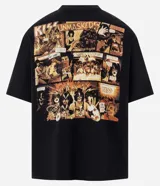 Remera negra de algodón con corte boxy y cuello redondo. Presenta un estampado grande en la espalda con un collage de imágenes de la banda Kiss, incluyendo el texto "UNMASKED".