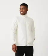 Campera deportiva de hombre, color blanco, confeccionada en tejido fleece, con cuello alto, cierre frontal completo y bolsillos con cremallera.