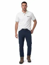 Pantalón chino para hombre de corte slim tapered, color azul marino, confeccionado en sarga elástica de algodón con elastano.