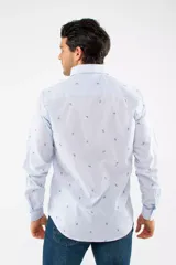 Camisa de manga larga Brooksfield con corte slim, color azul marino y estampado de pequeñas hojas y puntos. Presenta cierre frontal con botones y logo bordado en el pecho.
