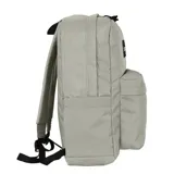 Mochila negra de estilo clásico con compartimento principal amplio, bolsillo frontal con cierre y bolsillos laterales. Incluye división interna para notebook.