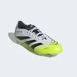 Championes de fútbol Adidas Predator Pro para terreno firme (FG), color blanco con tres franjas negras y puntera en color amarillo neón. Presentan la inscripción "PREDATOR EST. 1994" en el talón y suela con tapones transparentes.