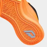 Championes de básquet Adidas Dame X, con diseño de líneas onduladas en tonos naranja y amarillo. Presenta cuello negro, cordones naranjas y suela de goma con tecnología de amortiguación Lightstrike.
