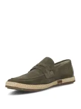 Mocasines de gamuza color verde militar, con suela revestida en yute trenzado y base de goma.