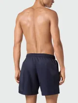 Short de baño negro de poliéster con cintura elástica ajustable con cordón, bolsillos laterales y logo hexagonal de la marca en el muslo.