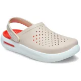 Zuecos Crocs modelo InMotion LiteRide Clog, de color gris en la parte superior perforada con tira trasera pivotante y suela gruesa de plataforma en color blanco con detalles negros.