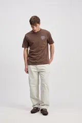 Pantalón cargo baggy color blanco de 100% algodón, con bolsillos laterales y caída suelta de estilo urbano.