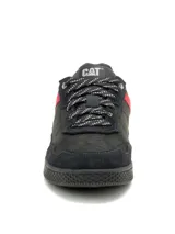 Zapatillas Caterpillar modelo Pause Retro Leather, color negro con detalles en fucsia y cordones bicolor. Confeccionadas con capellada de cuero y lona, forro de malla de nailon y suela de goma.