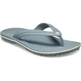 Ojotas tipo flip-flop de color verde oliva con una franja blanca decorativa alrededor de la entresuela. La suela es texturizada y la tira es de TPU.