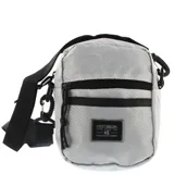 Morral de diseño compacto en color gris con textura cuadriculada. Cuenta con un compartimento principal y un bolsillo frontal, ambos con cierre de cremallera. Incluye una correa ajustable y desmontable en color negro y un parche con el logo de la marca en la parte frontal.